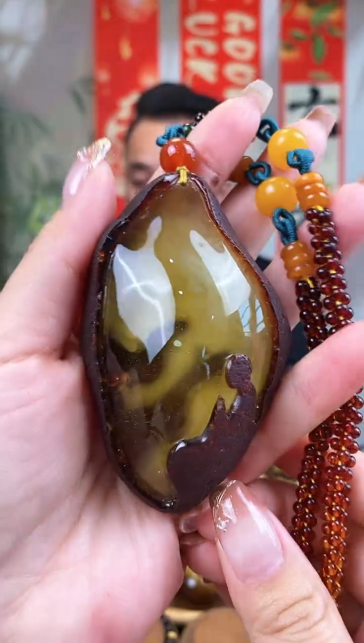 【闪购商品】琥珀裸石未镶嵌基地发货 一物一证 顺丰包邮