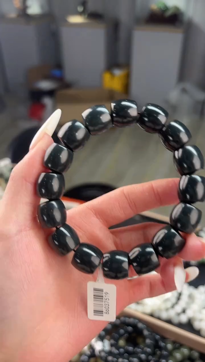 未镶嵌手串和田玉董小姐推荐 多样性发货 拍一发一qh14