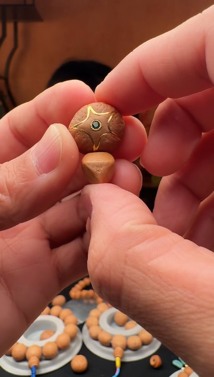 【闪购商品】凤眼菩提吊坠18mm五星三通金镶配龙塔