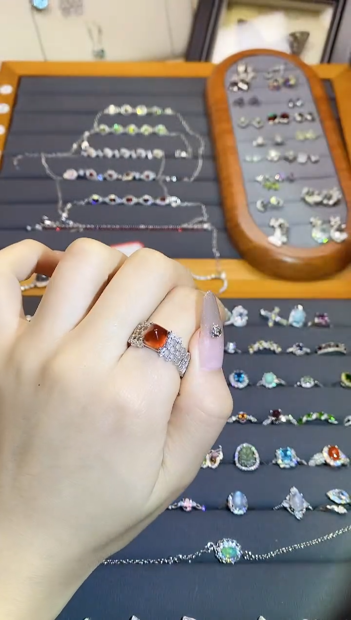 【闪购商品】水晶手链银S925镶嵌A113  