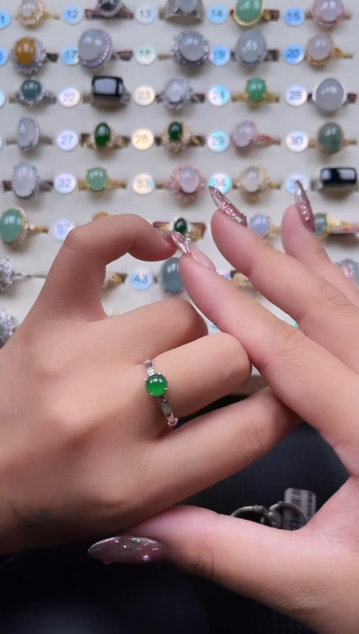 翡翠戒指银S925镶嵌天然A货翡翠戒指