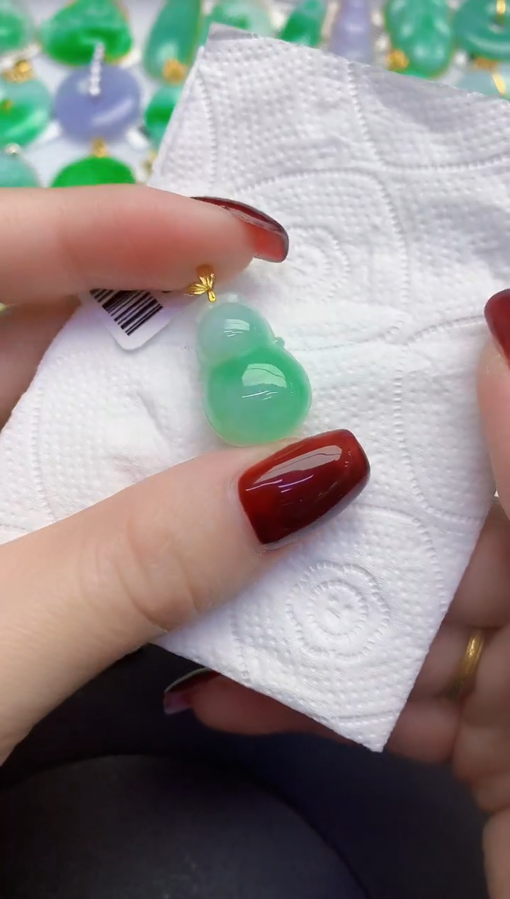 颈饰18K金镶嵌翡翠缅甸天然翡翠A货