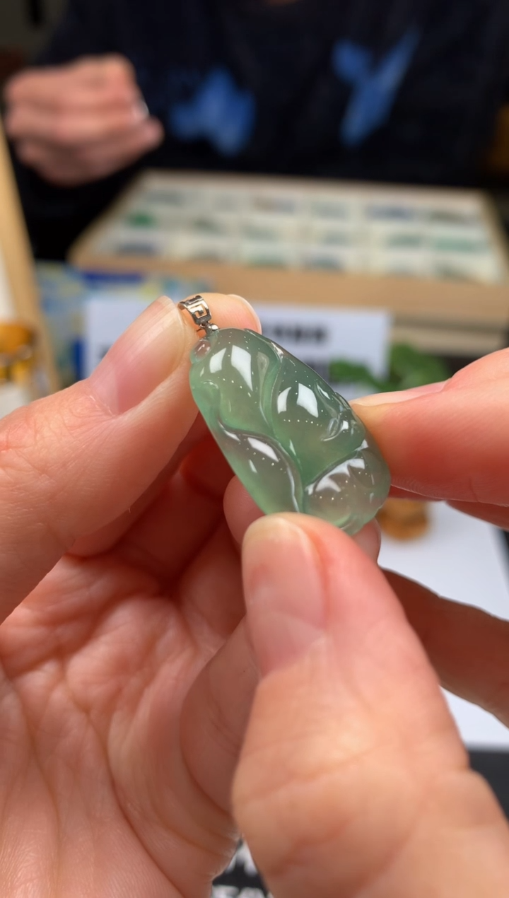 【闪购商品】定制翡翠未镶嵌吊坠-91510