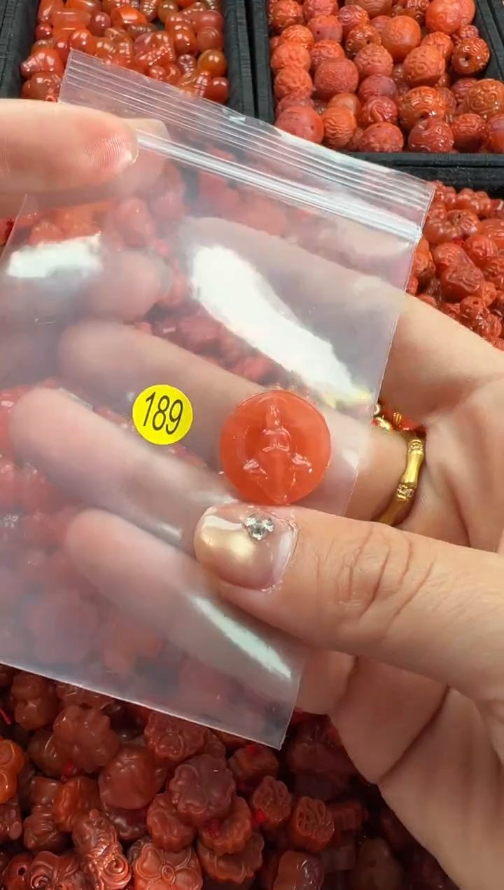 【闪购商品】南红玛瑙颈饰未镶嵌1