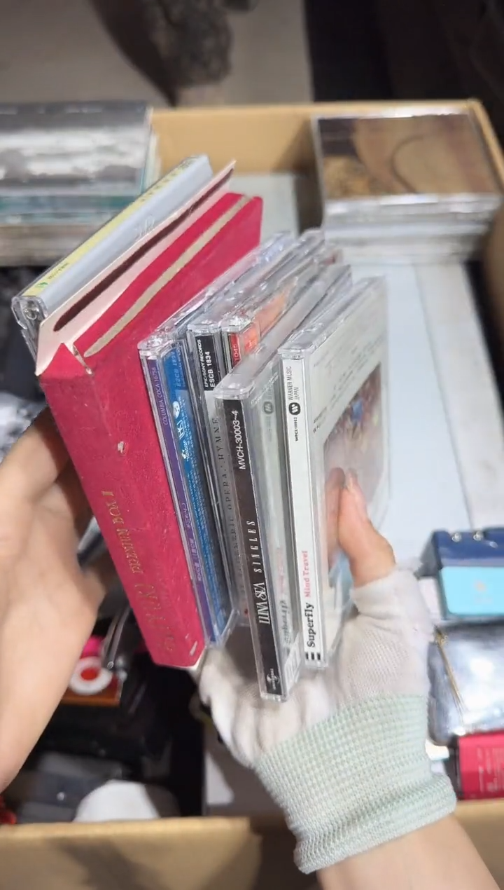 瓷片?*！ 945   中古商品，瑕疵品，不保好坏。