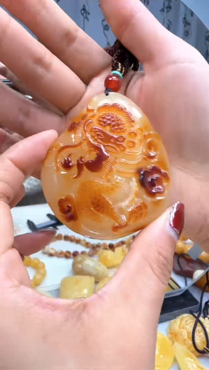 【闪购商品】琥珀裸石未镶嵌挂坠