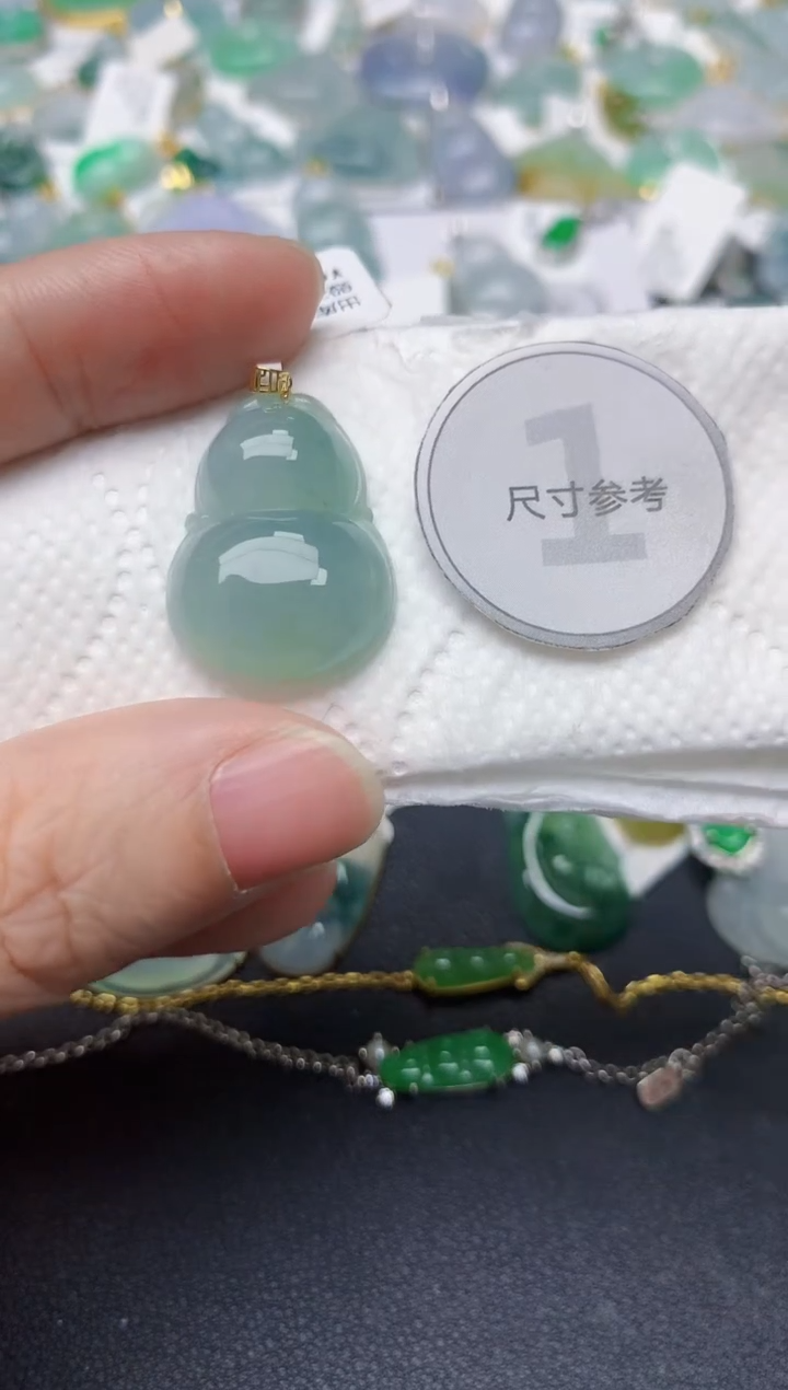 颈饰18K金镶嵌翡翠天然缅甸A货翡翠