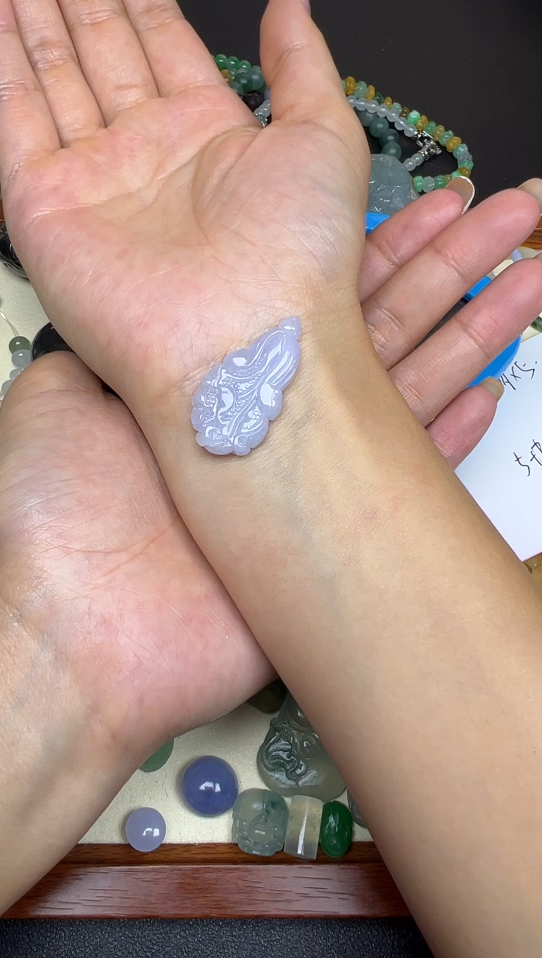 颈饰未镶嵌翡翠摸****挞紫白菜
