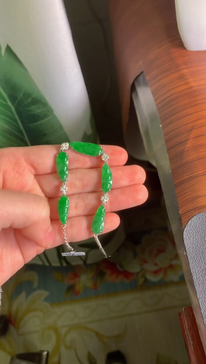 【闪购商品】翡翠颈饰银S925镶嵌翡翠