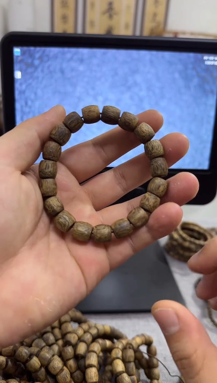【闪购商品】沉香手串9g+鼓珠10单圈 多样性发其一