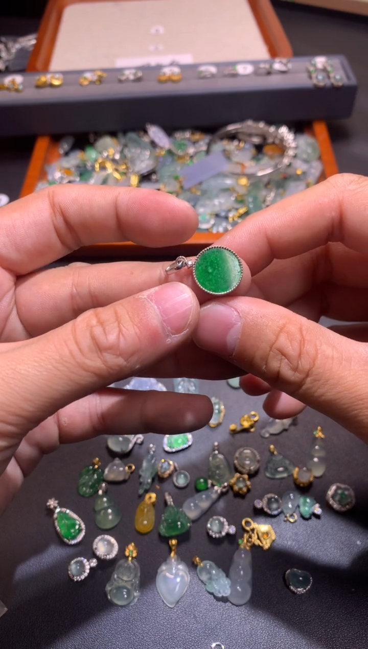 【闪购商品】翡翠吊坠(不含链)银S925镶嵌1