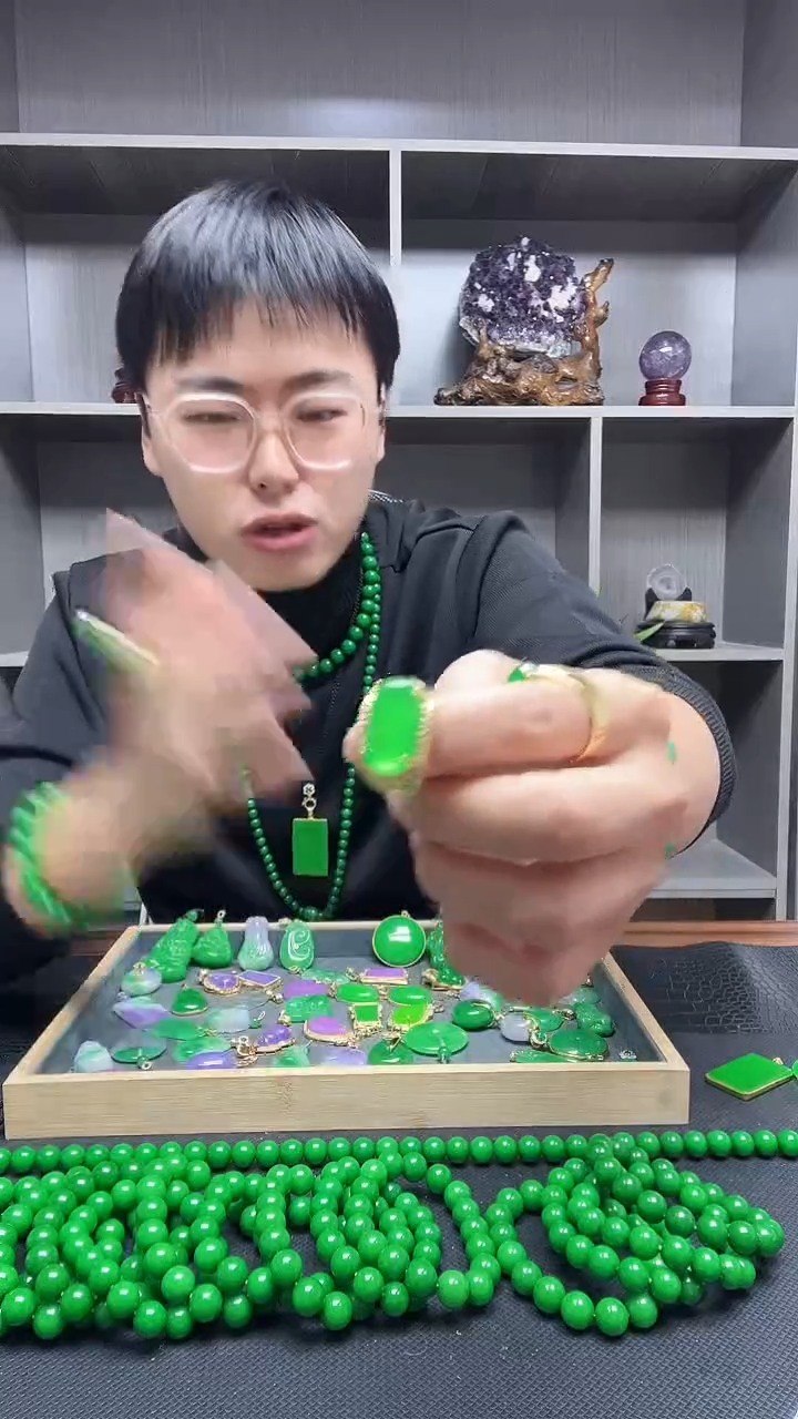 14K金镶嵌戒指翡翠戒指