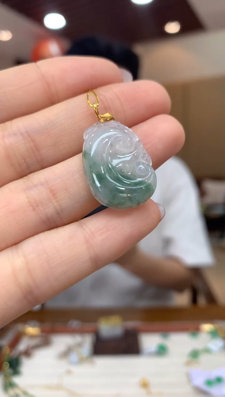 吊坠(不含链)18K金镶嵌翡翠如意