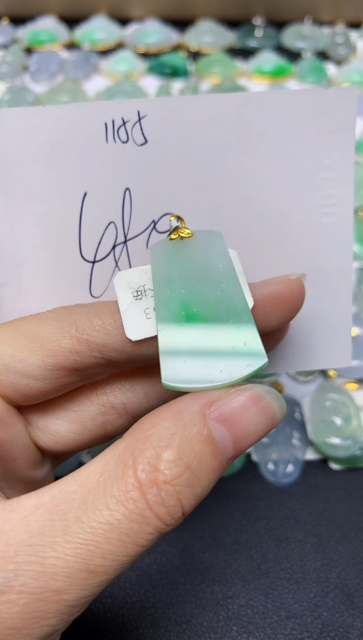 翡翠18K金镶嵌颈饰 天然翡翠A货