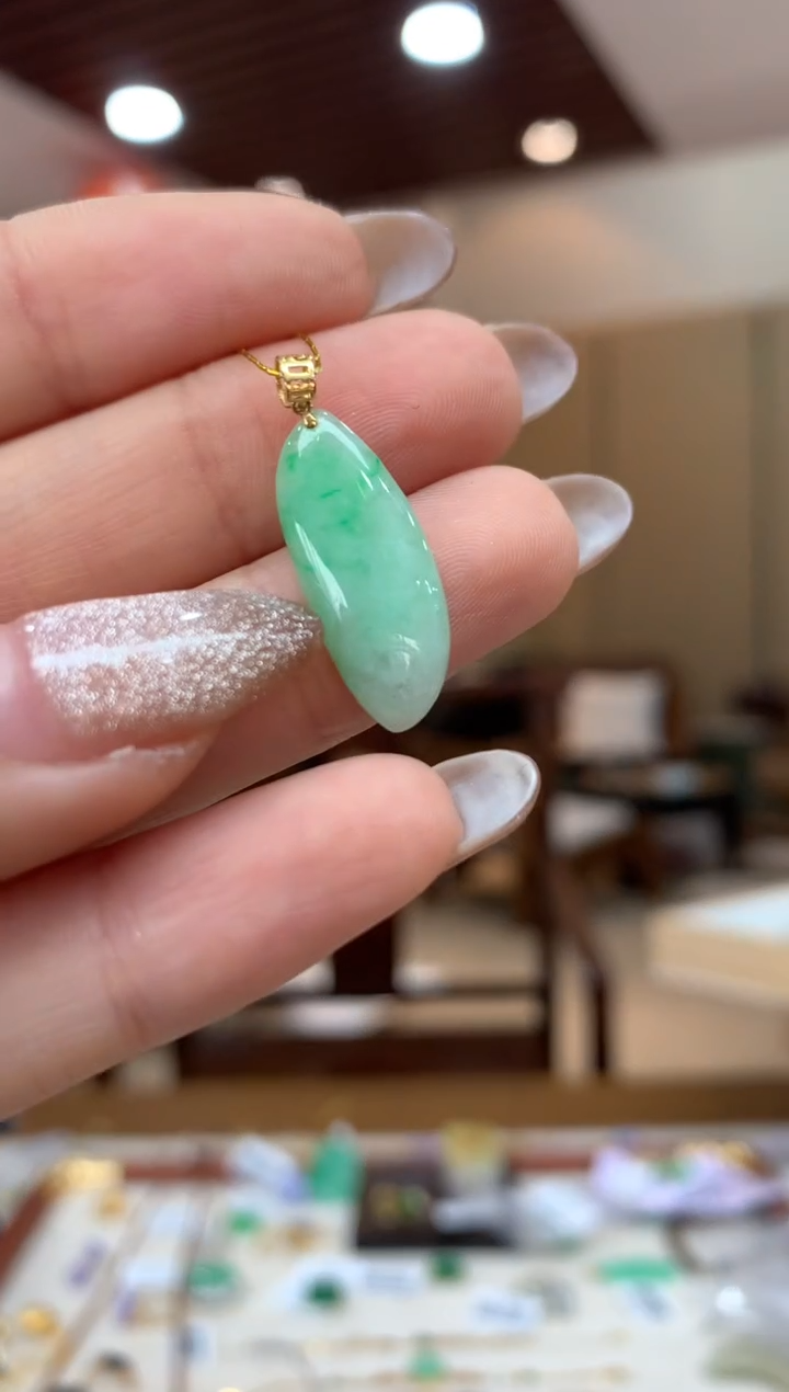 吊坠(不含链)18K金镶嵌翡翠福瓜