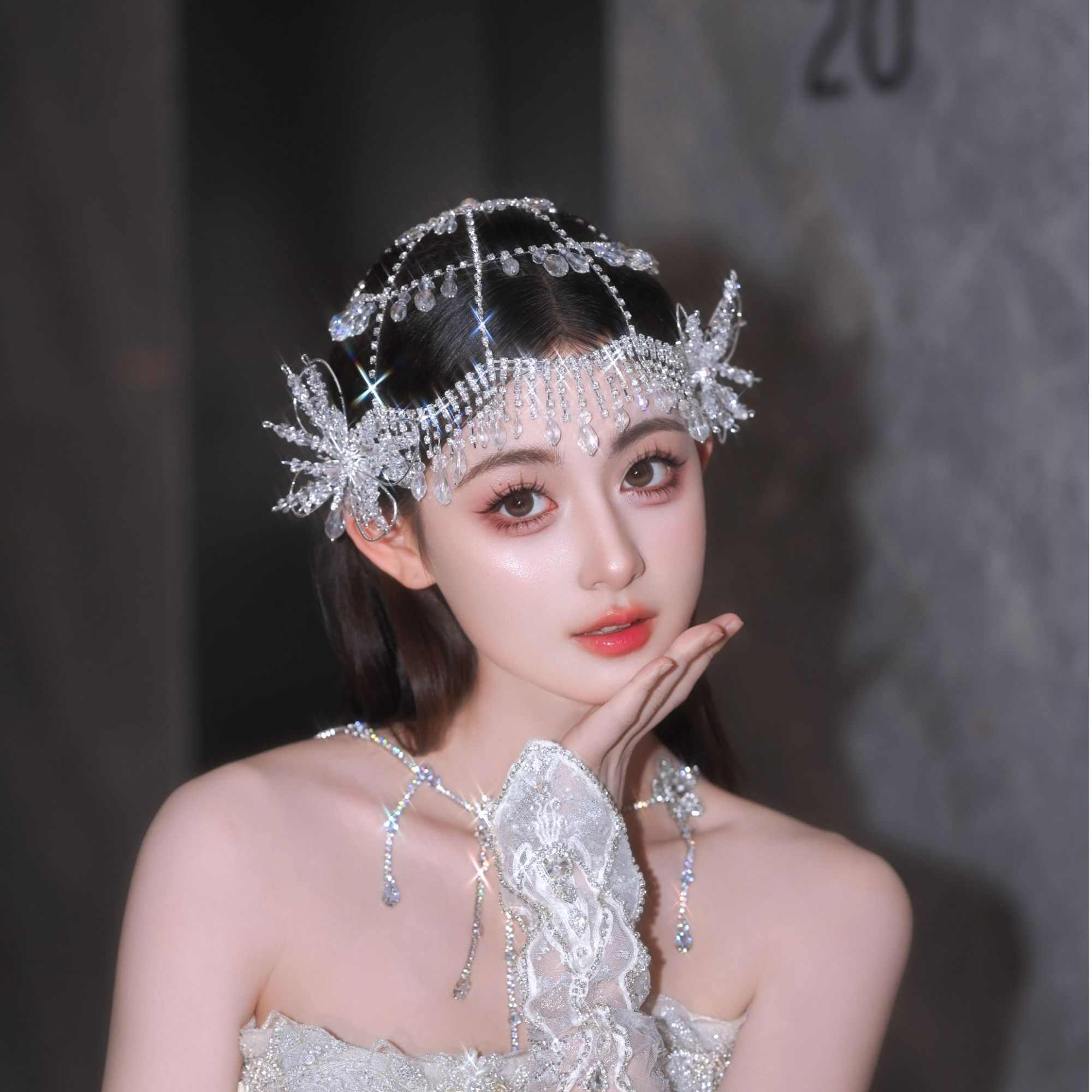 合金仿水晶婚庆饰品 00943新娘边夹网红头饰手工百搭水晶重工头饰