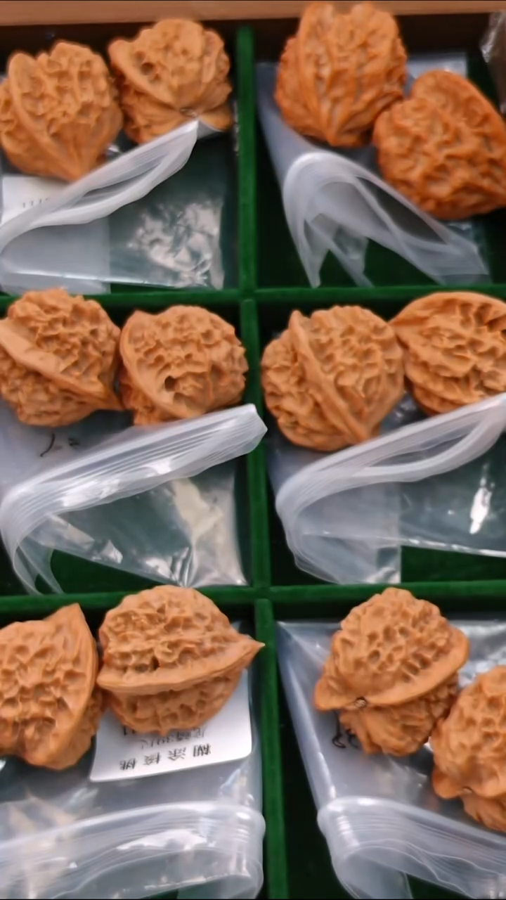 吊坠文玩核桃刺文玩核桃把件  11