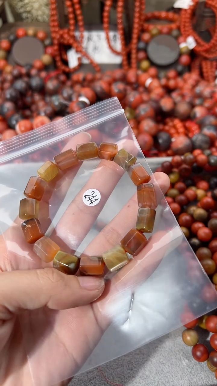 【闪购商品】南红玛瑙未镶嵌手串9