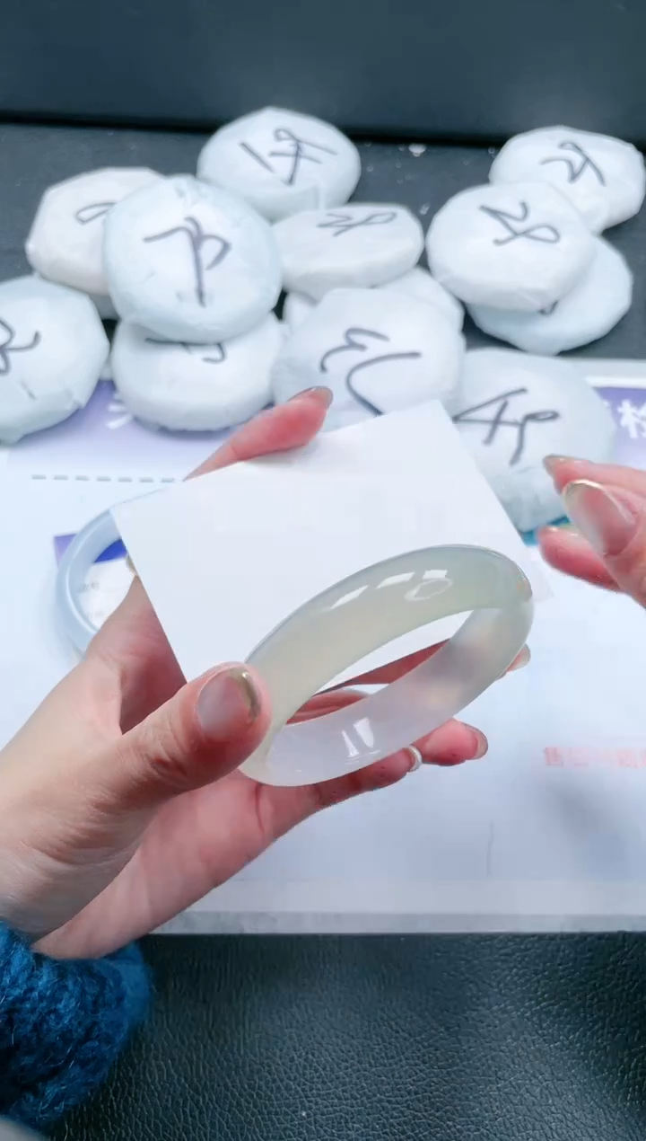 【闪购商品】石英质玉手镯未镶嵌 25J230-56