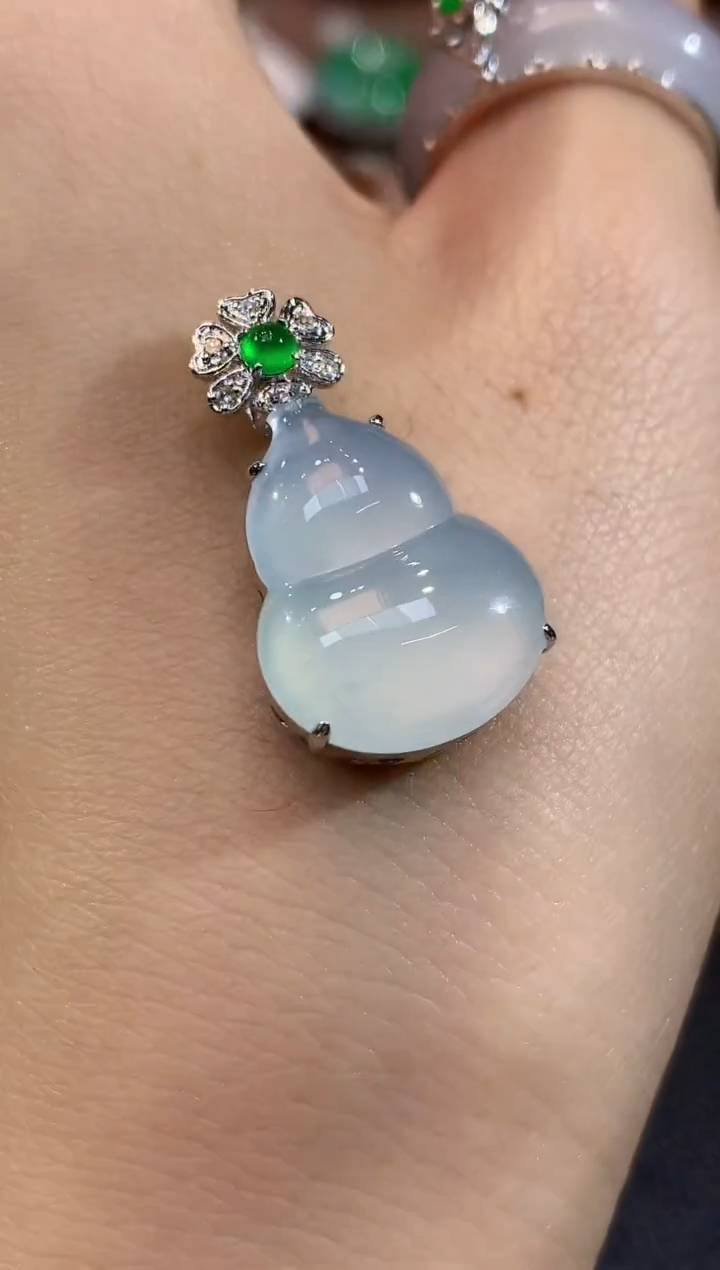 吊坠(不含链)18K金镶嵌翡翠A28