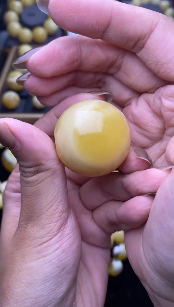 裸石琥珀未镶嵌大小姐珠宝82