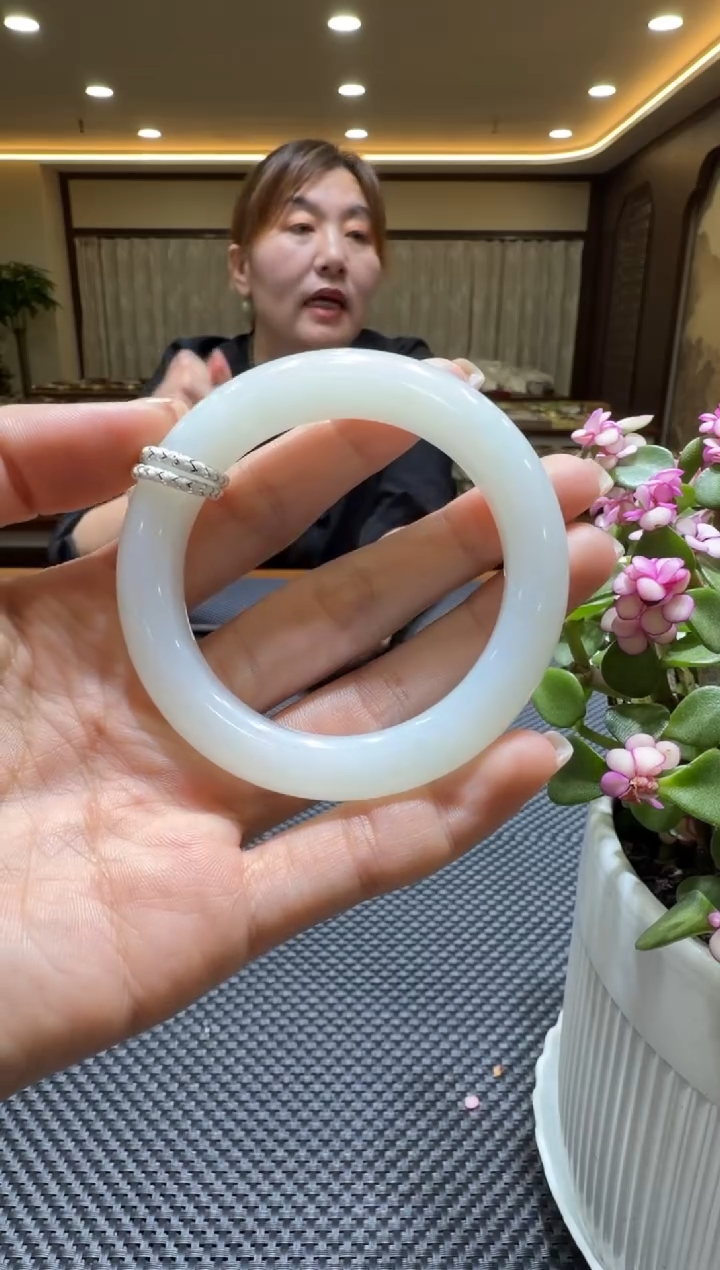 颈饰未镶嵌和田玉手镯54