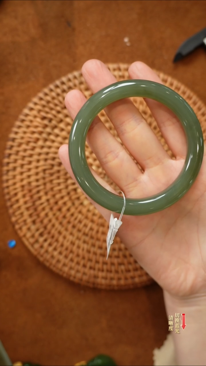 【闪购商品】和田玉手镯未镶嵌0208-035（57圈口）微瑕