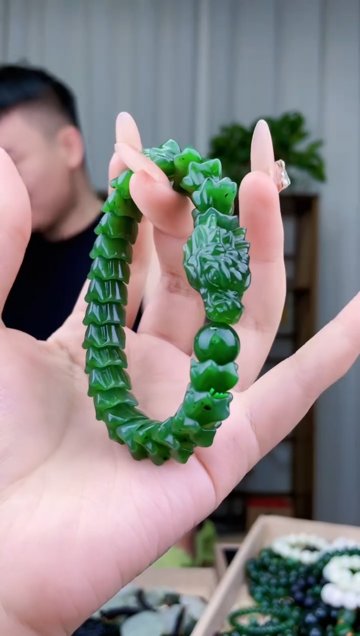 和田玉未镶嵌挂件拍一发一，多样性发货！