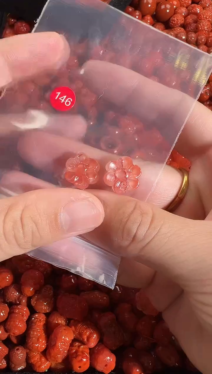 颈饰未镶嵌南红玛瑙1