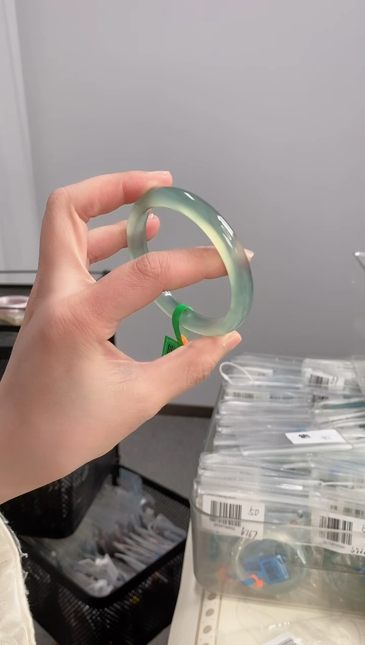 【闪购商品】玛瑙/玉髓手镯未镶嵌57-58圈