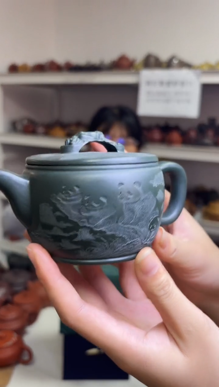 宜兴原矿紫砂壶宜兴原矿紫砂壶刻绘微瑕