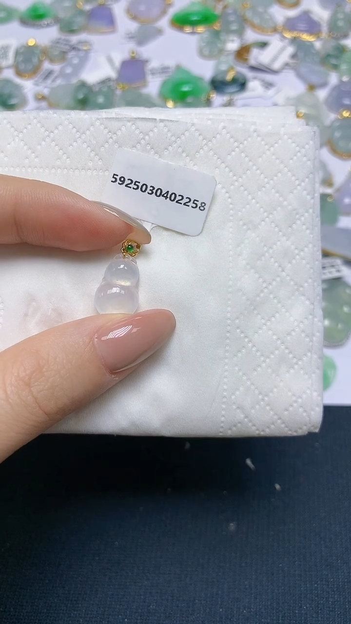 翡翠18K金镶嵌颈饰天然缅甸A货翡翠