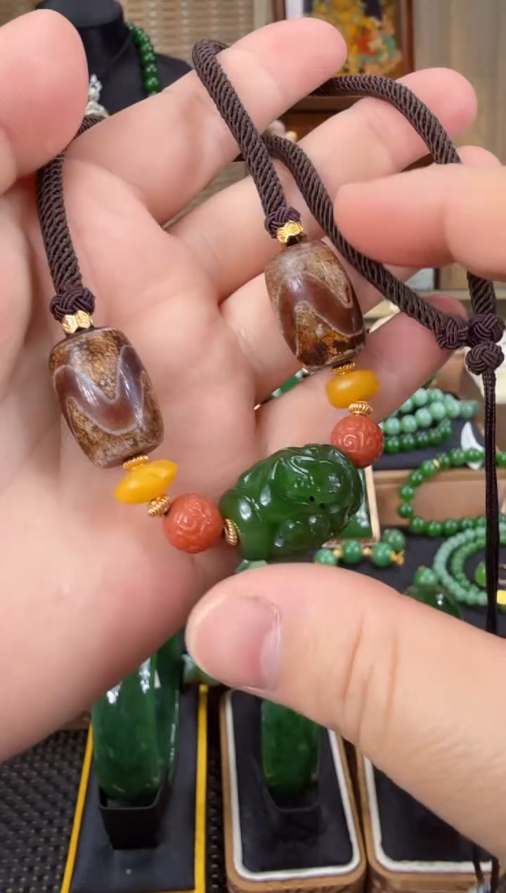 【闪购商品】和田玉（碧玉）吊坠(赠链)18K金镶嵌 