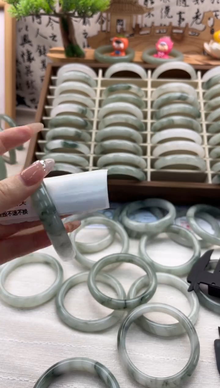 未镶嵌手镯石英质玉福利50