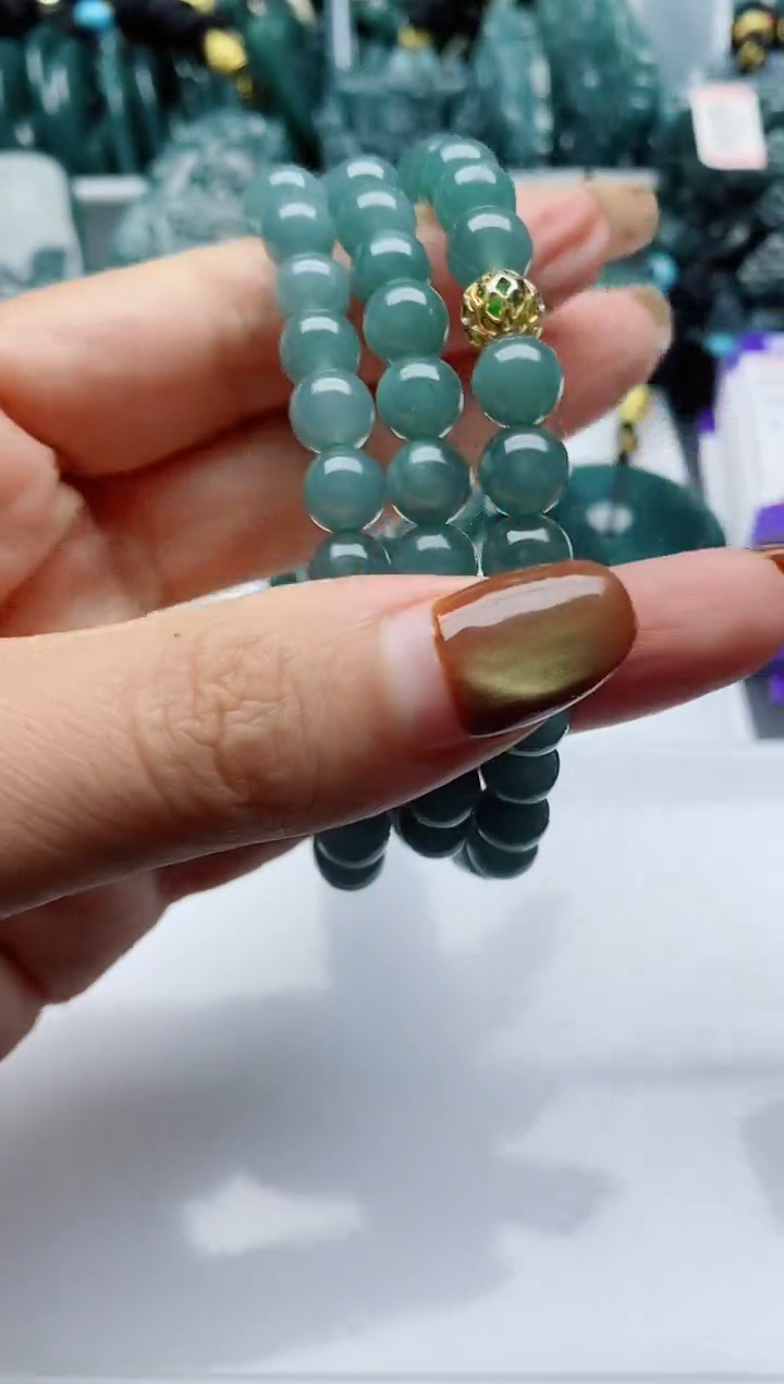 颈饰未镶嵌翡翠             