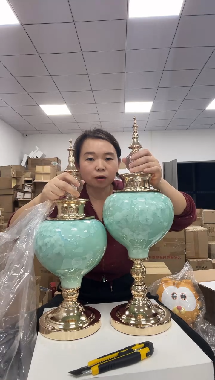 树脂绿色结晶釉摆件1对