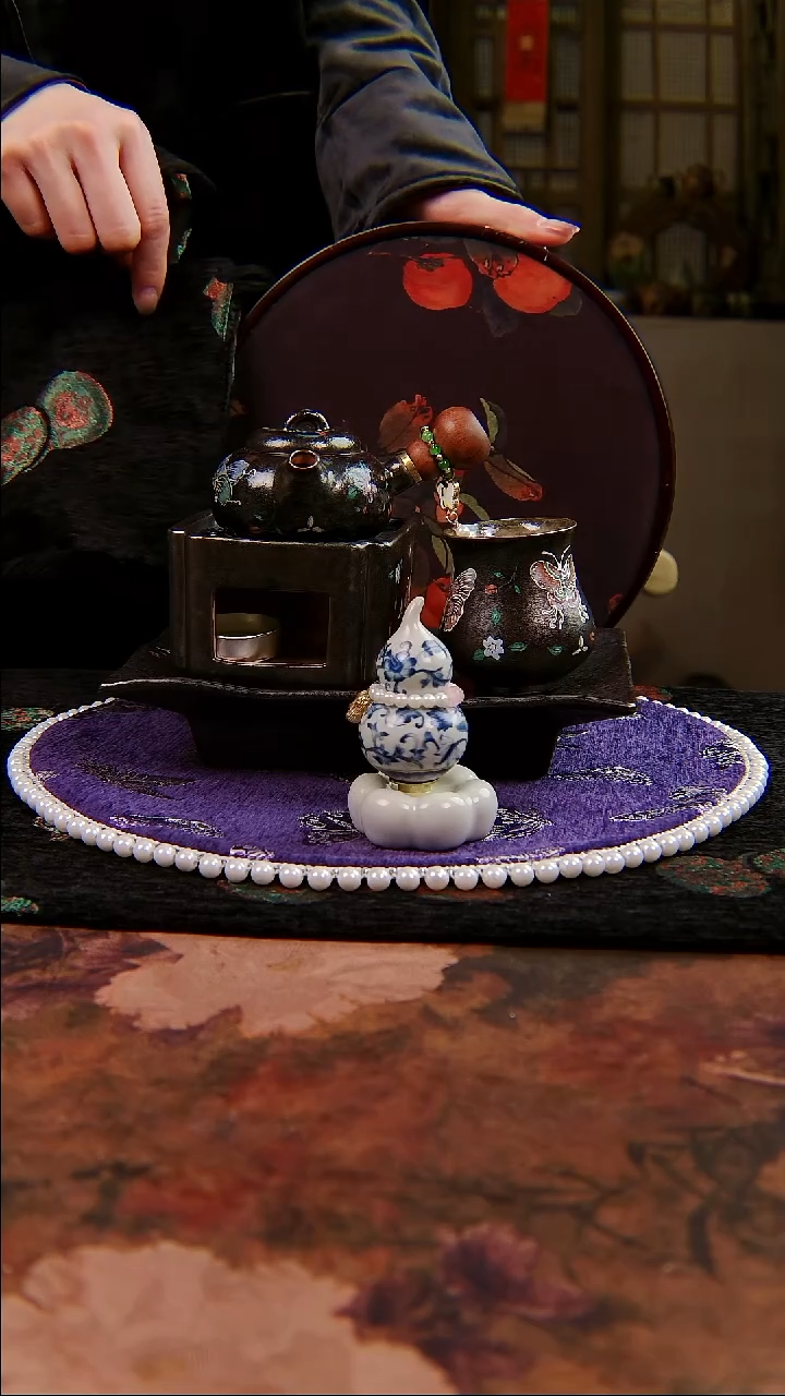 亘古文创茶具分享@+茶盘+黑色小包+青花旋转葫芦