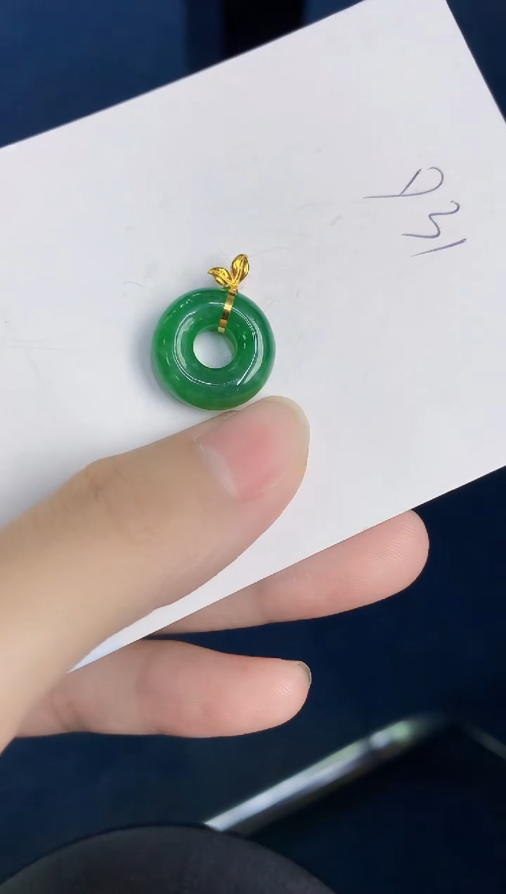 翡翠18K金镶嵌颈饰学****师天然翡翠缅甸A货