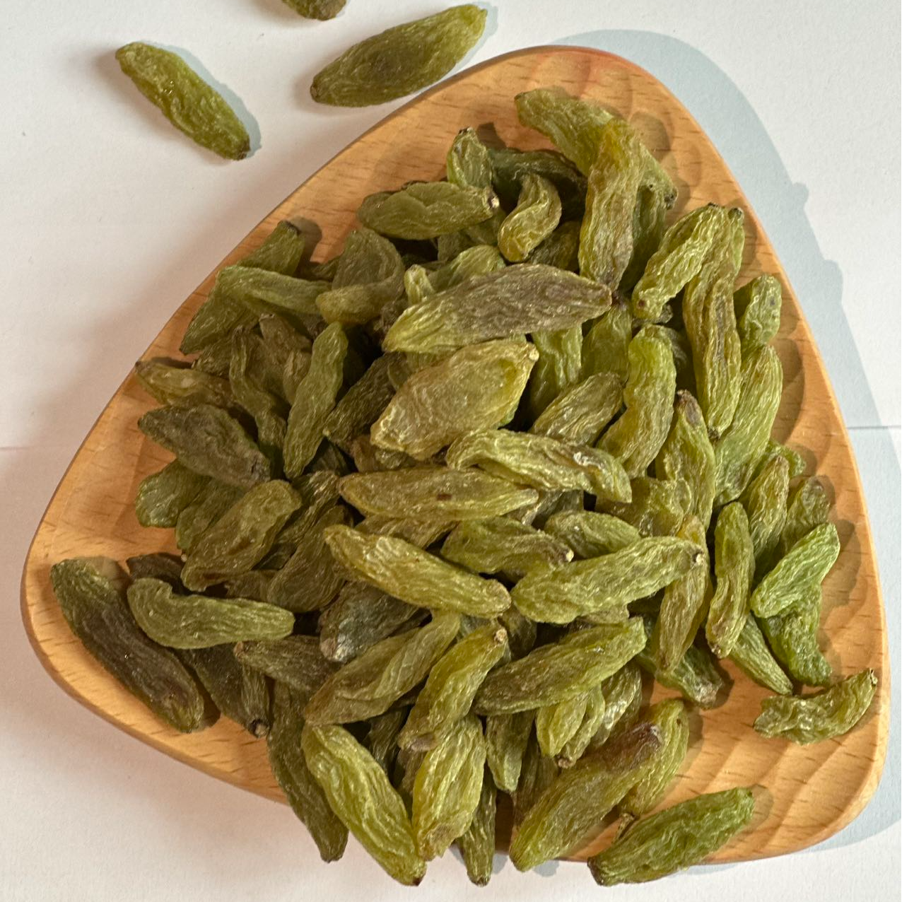 新疆特产绿香妃葡萄干1斤大颗粒自然晾晒包邮