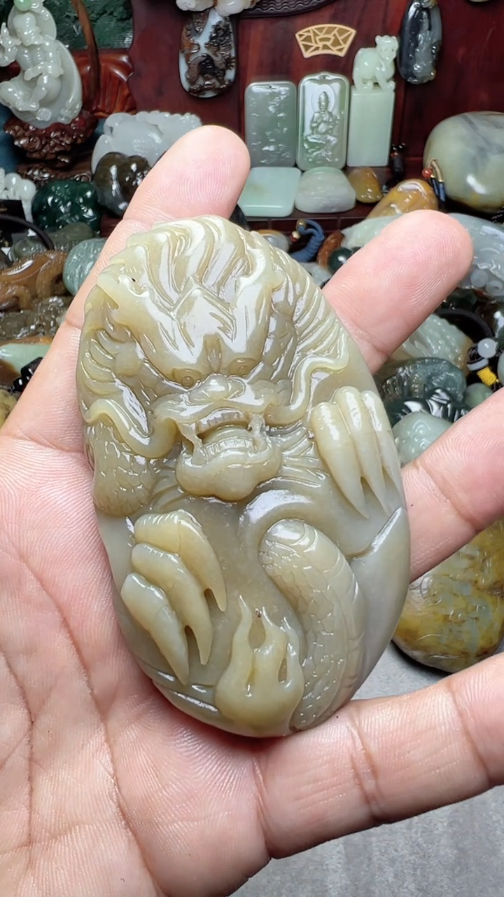 和田玉未镶嵌把件-