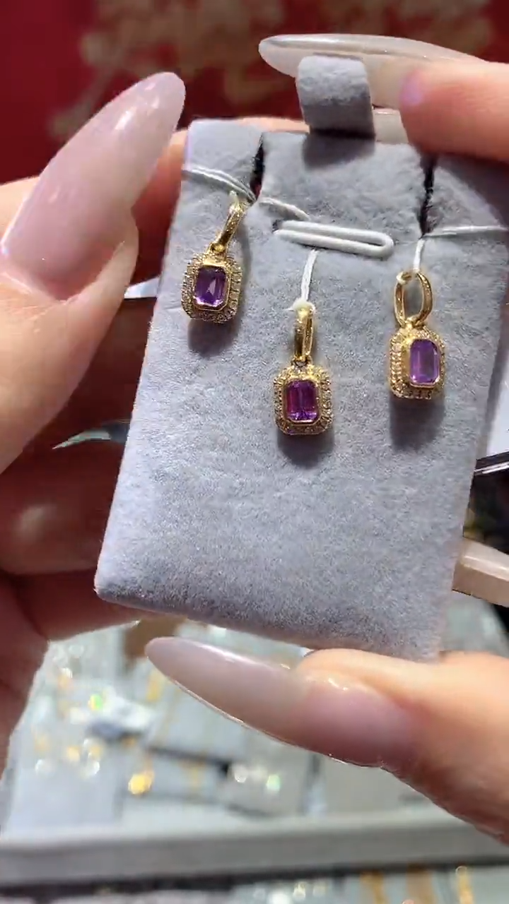 【闪购商品】蓝宝石吊坠18K金镶嵌吊坠多样性发一