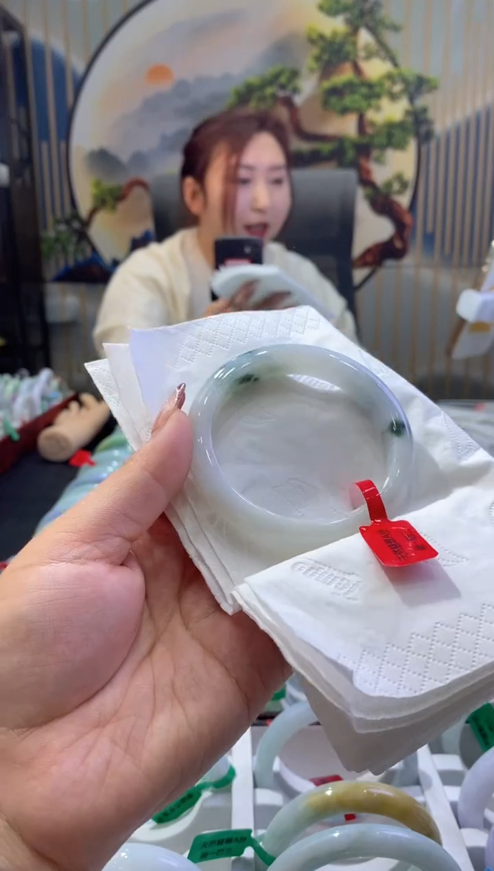 【闪购商品】翡翠手镯未镶嵌00009042