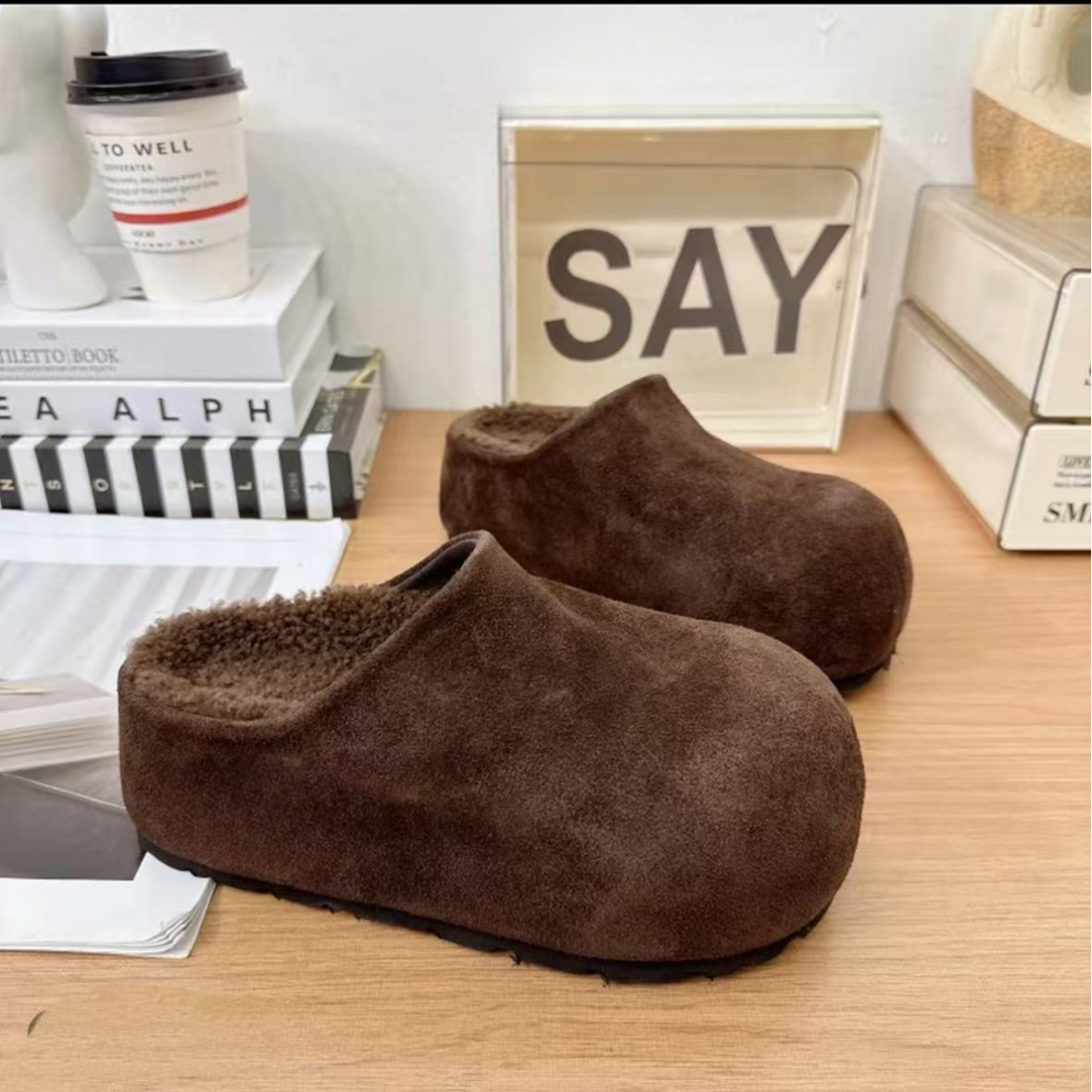 a复古内增高包头半拖鞋女外穿2025冬季新款一脚蹬小个子加绒勃肯