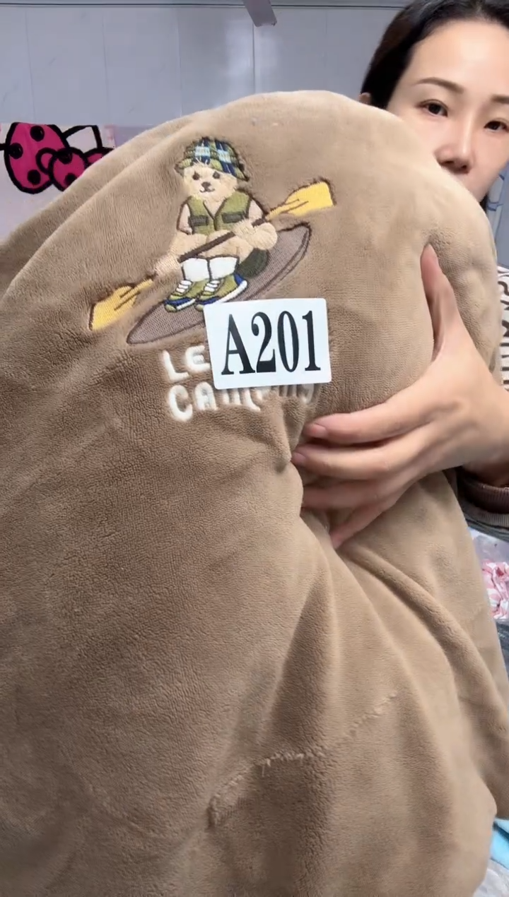 牛奶绒依*一201瑕疵被罩加对随机枕套