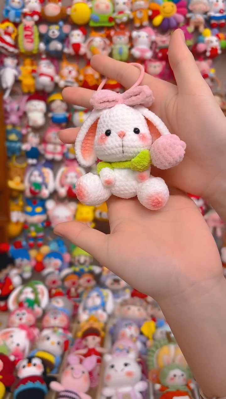 纯手工制作毛线钩织成品郁金香小兔