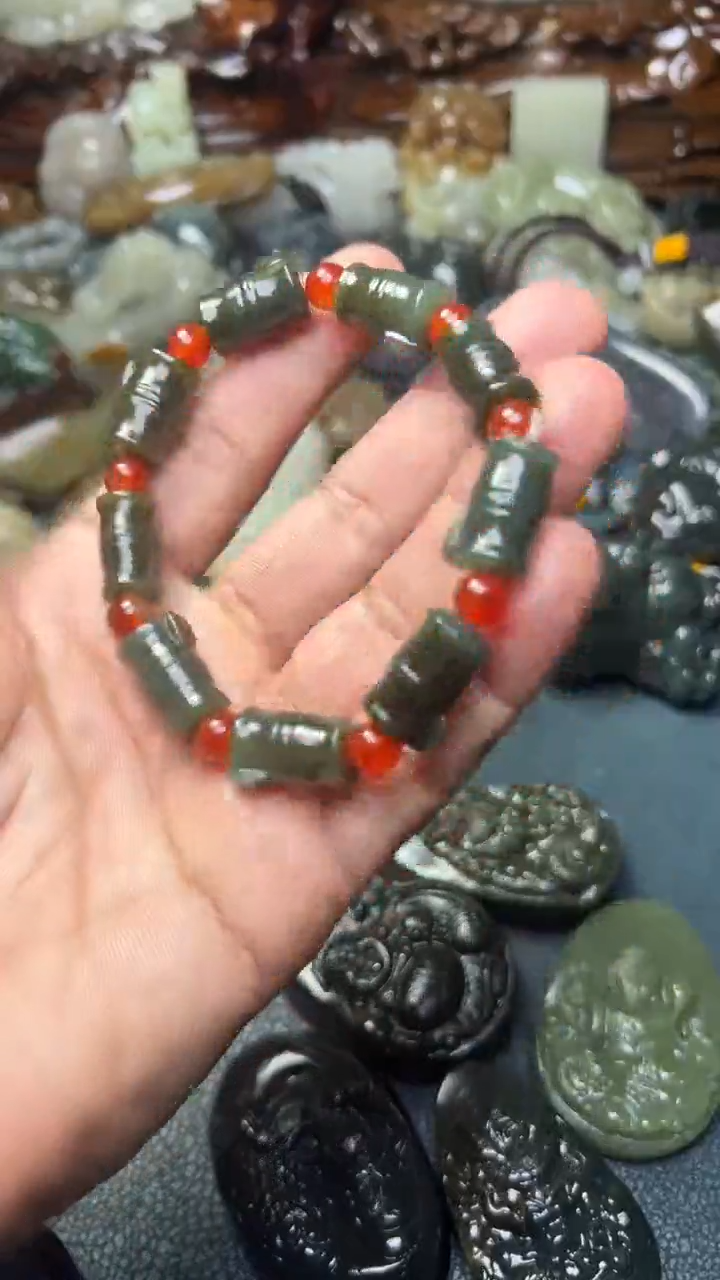 未镶嵌和田玉把件-