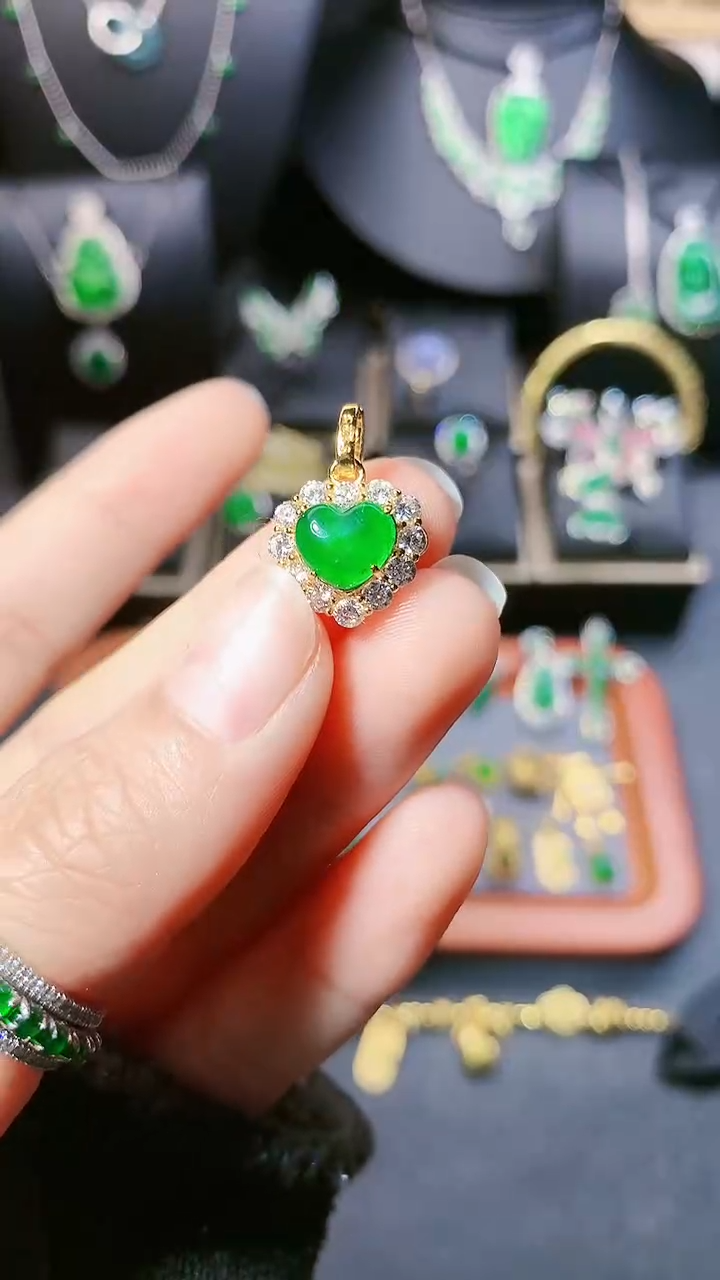 【闪购商品】翡翠吊坠(不含链)银S925镶嵌小提留