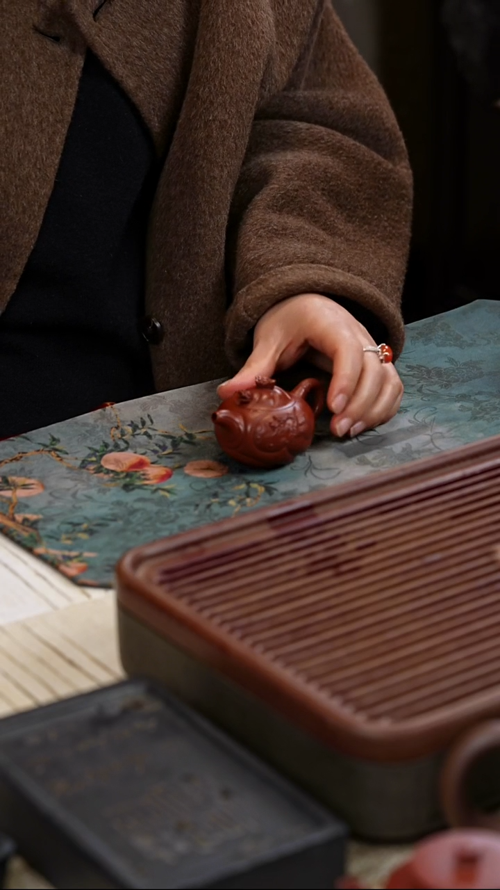 茶壶紫砂鱼化龙  朱泥大红袍 