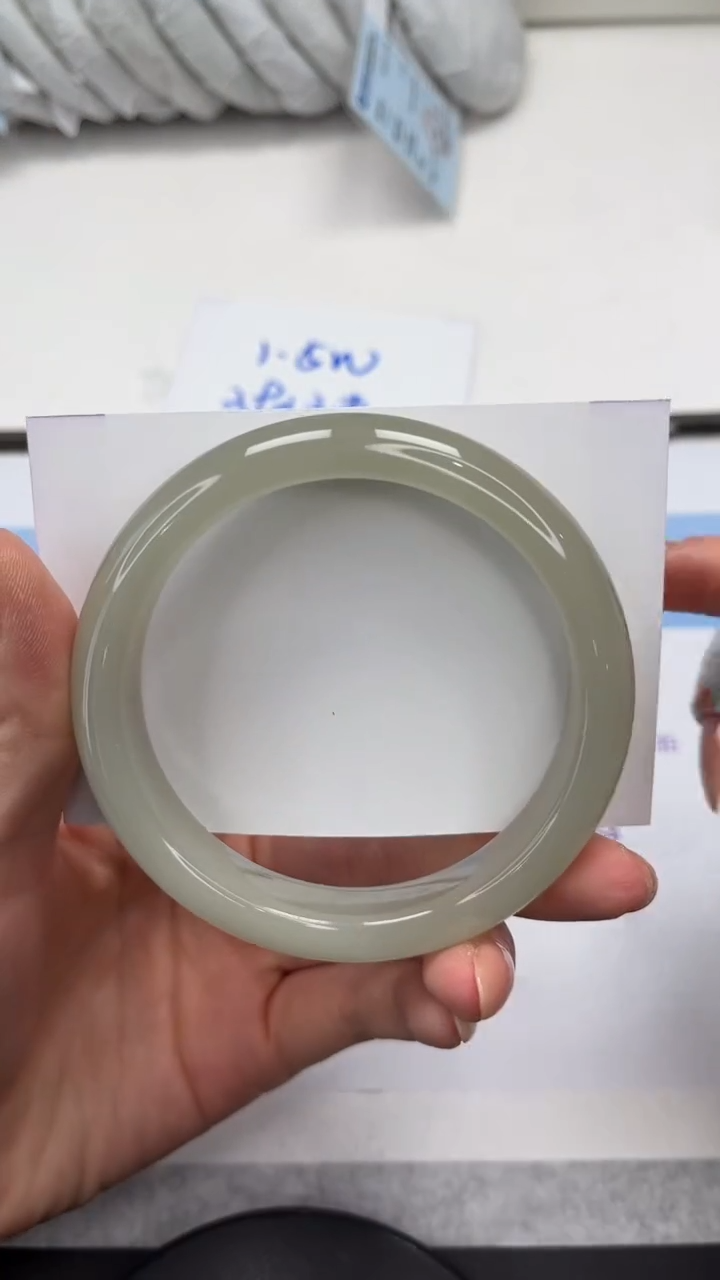 未镶嵌手镯石英质玉V242-63