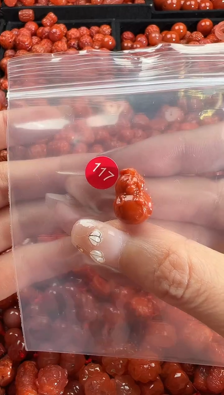 颈饰未镶嵌南红玛瑙1